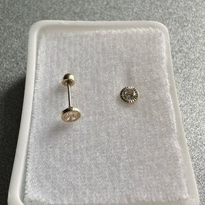 10k gold stud earrings